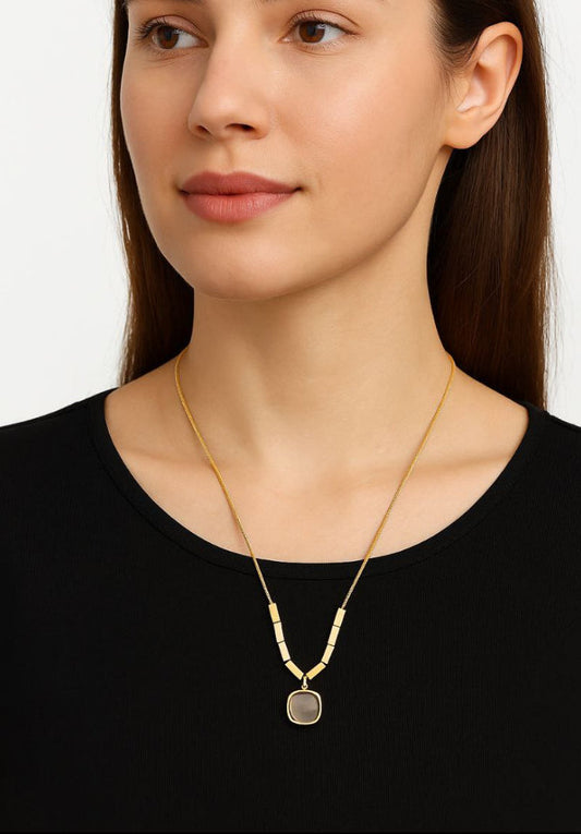 Gold Crystal Chain – Timeless Elegance