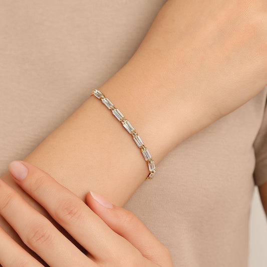 Elegant Gold Crystal Bracelet – Stainless Steel